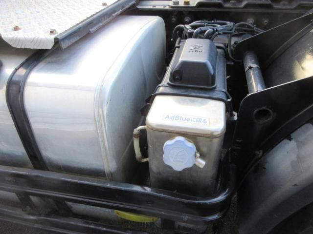 NISSAN DIESEL Quon 2015