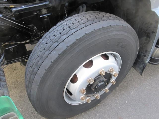 NISSAN DIESEL Quon 2015