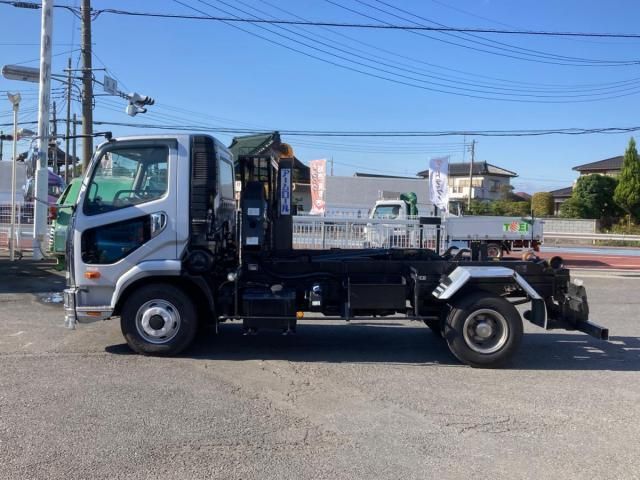 MITSUBISHI FUSOU FIGHTER 2019