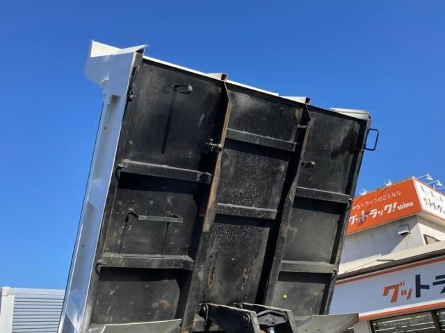 MITSUBISHI CANTER 2015