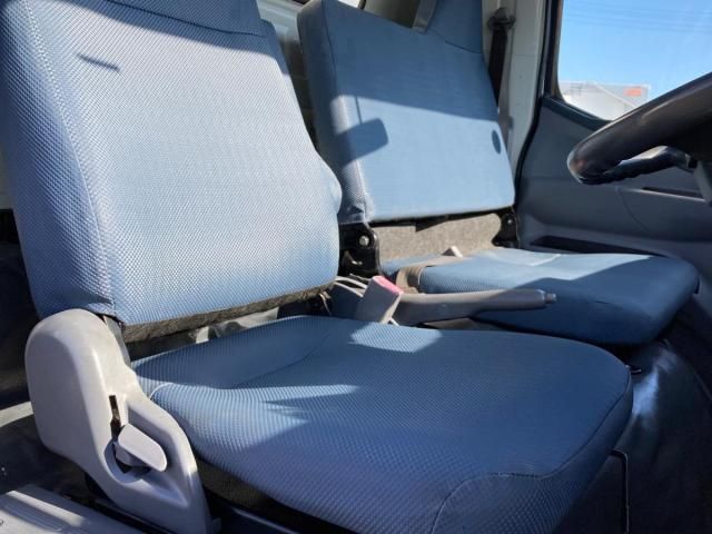 MITSUBISHI CANTER 2015