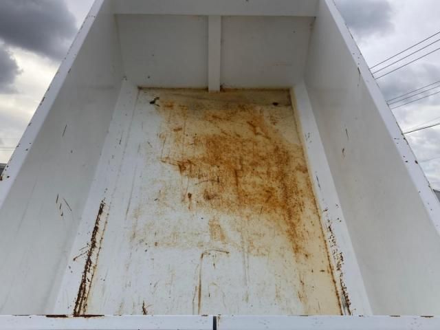 MITSUBISHI CANTER 2023