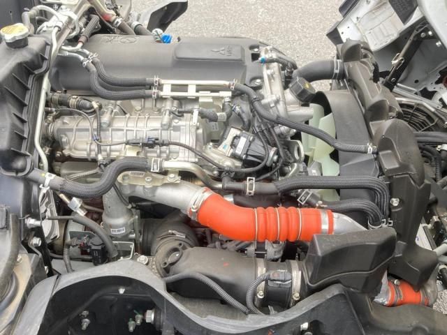 MITSUBISHI CANTER 2023