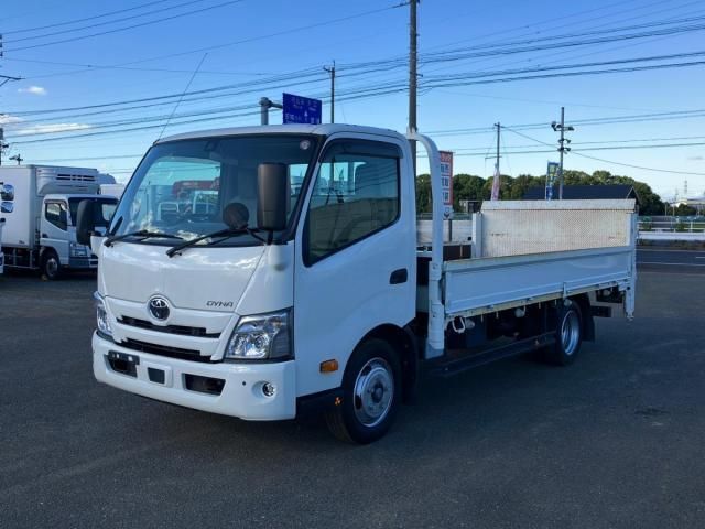 TOYOTA DYNA 2021