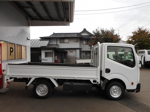 MITSUBISHI CANTER GUTS 2015