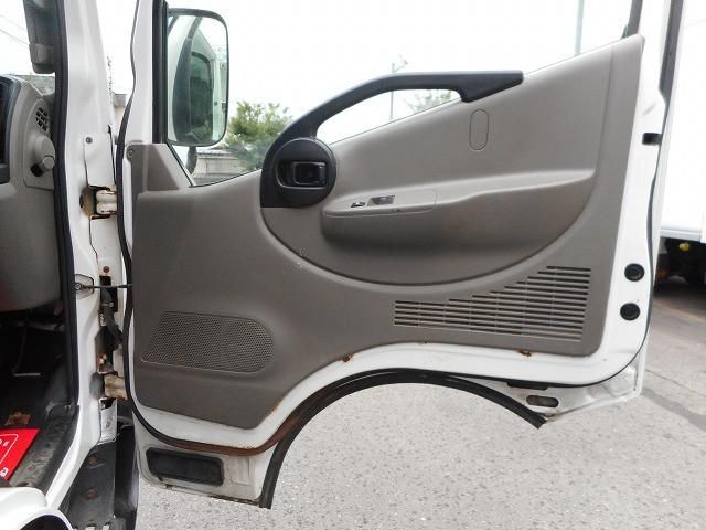 MITSUBISHI CANTER GUTS 2015