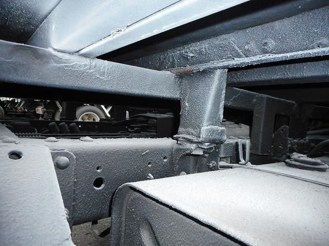 MITSUBISHI CANTER GUTS 2015