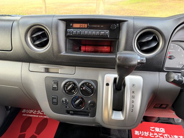 NISSAN NV350 CARAVAN 4WD 2014