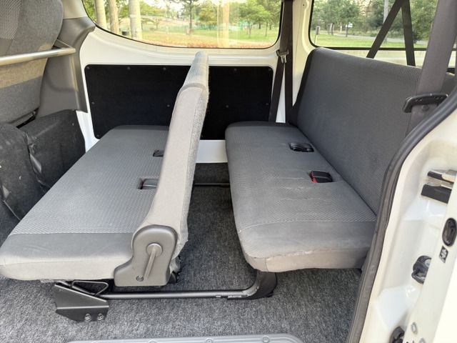 NISSAN NV350 CARAVAN 4WD 2014