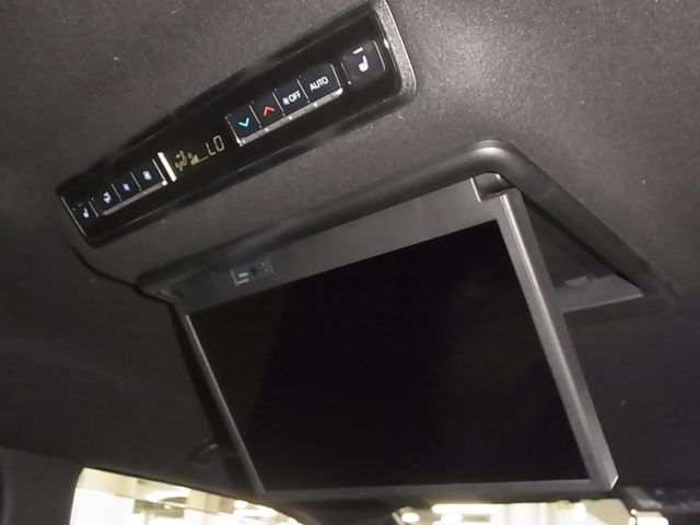 TOYOTA VOXY HYBRID 2023