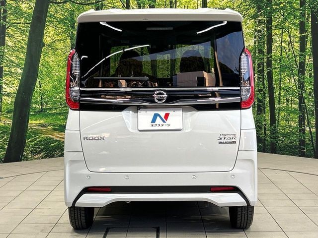 NISSAN ROOX 2021