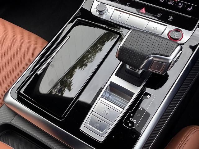 AUDI AUDI RS Q8 2022