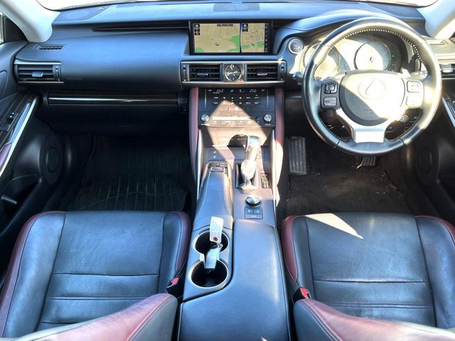 TOYOTA LEXUS IS300 2017