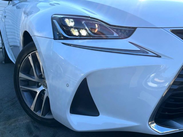 TOYOTA LEXUS IS300 2017