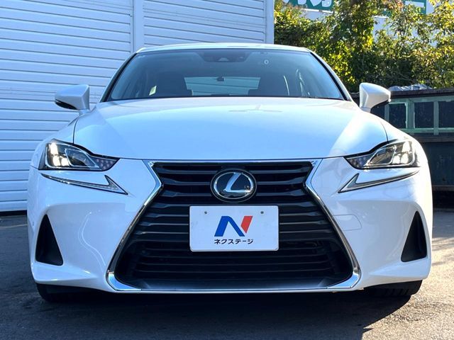 TOYOTA LEXUS IS300 2017