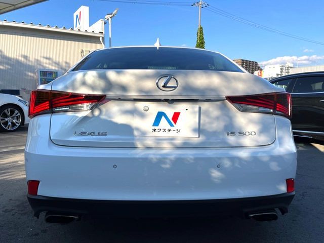 TOYOTA LEXUS IS300 2017
