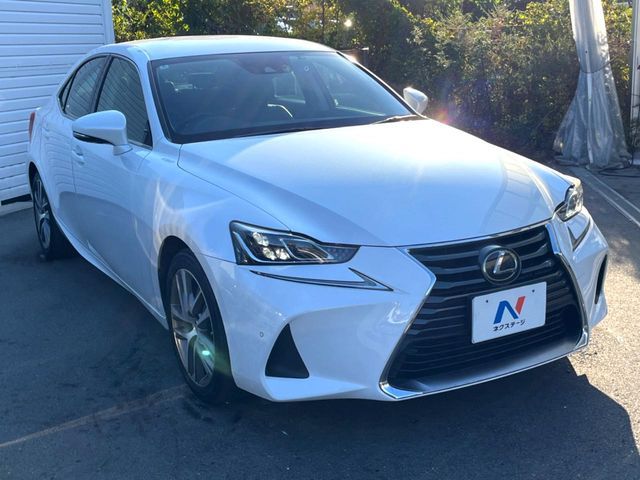TOYOTA LEXUS IS300 2017