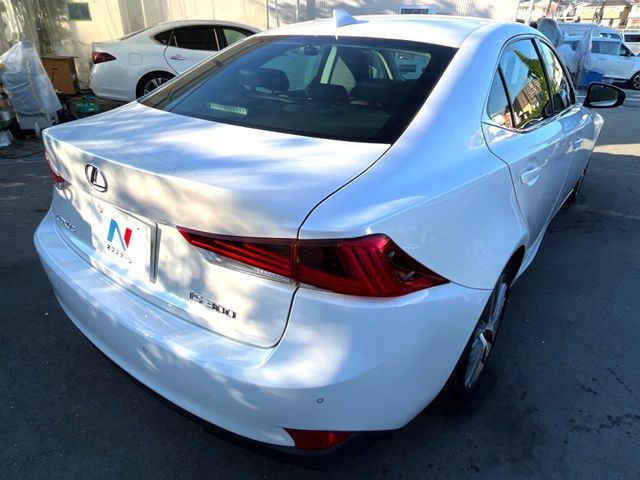 TOYOTA LEXUS IS300 2017