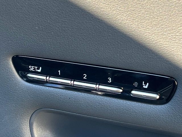 TOYOTA LEXUS LS500 2021