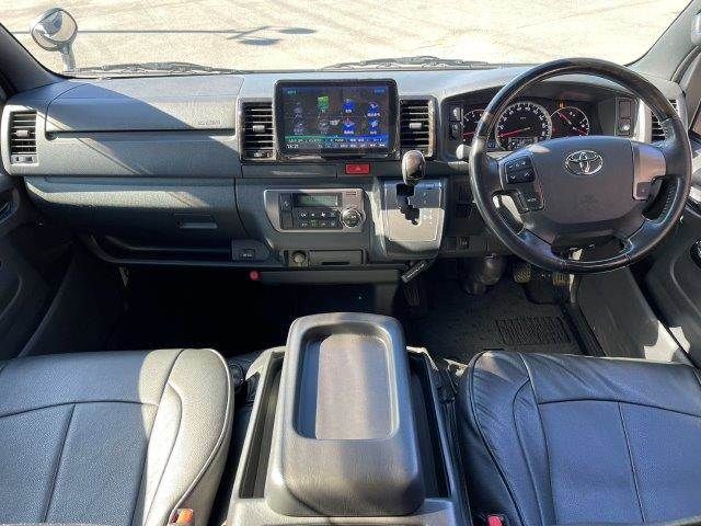 TOYOTA HIACE van 4WD 2019