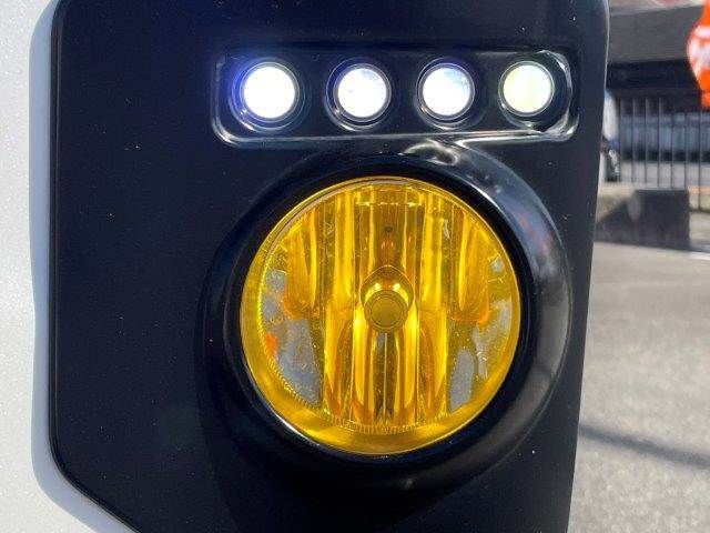 TOYOTA HIACE van 4WD 2019