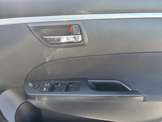 SUZUKI SWIFT 4WD 2012