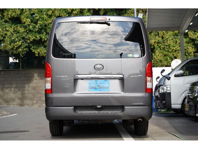 TOYOTA HIACE van 4WD 2020