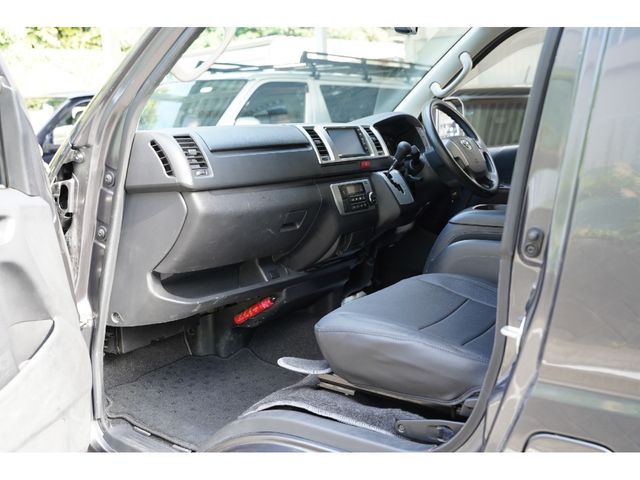 TOYOTA HIACE van 4WD 2020