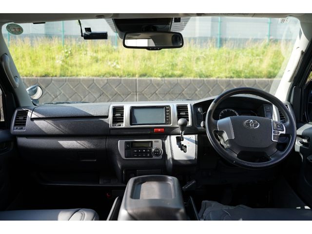 TOYOTA HIACE van 4WD 2020