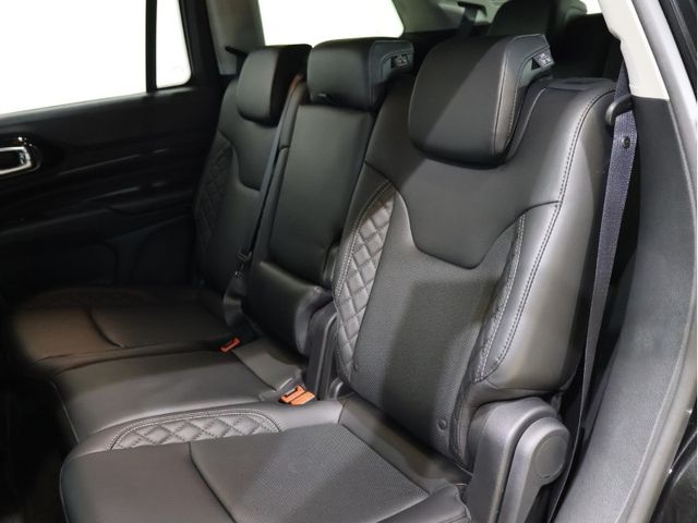 JEEP JEEP COMMANDER 2023