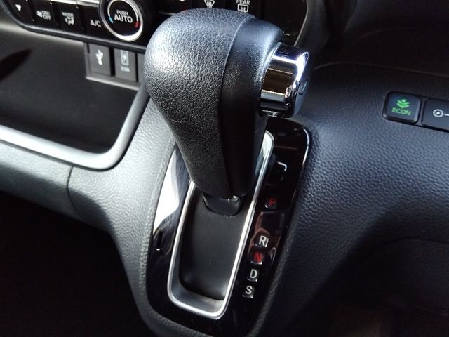 HONDA N BOX CUSTOM 2018