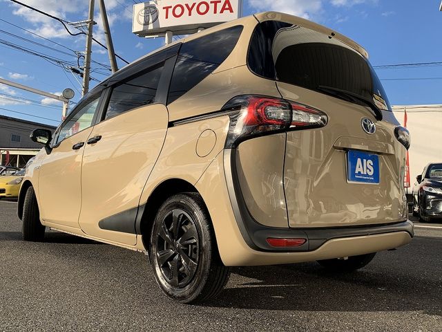 TOYOTA SIENTA HYBRID 2020