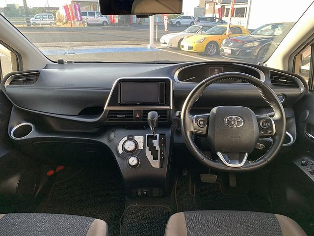 TOYOTA SIENTA HYBRID 2020