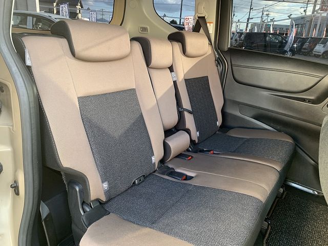 TOYOTA SIENTA HYBRID 2020