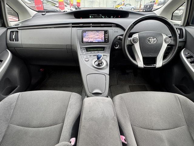 TOYOTA PRIUS 2011