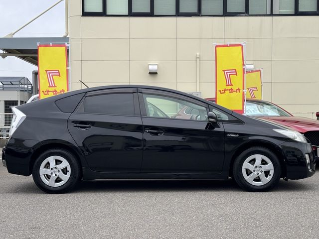 TOYOTA PRIUS 2011