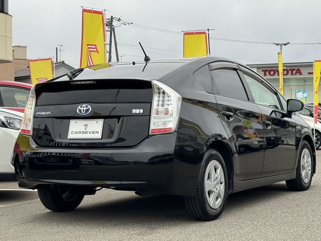 TOYOTA PRIUS 2011