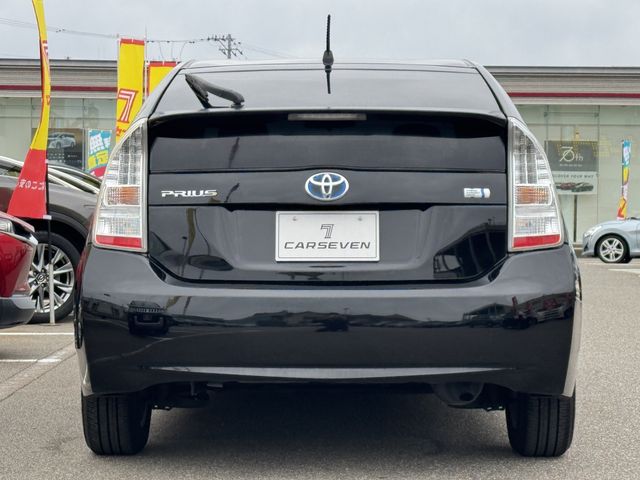 TOYOTA PRIUS 2011