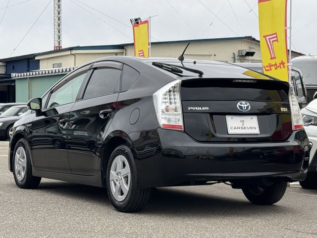 TOYOTA PRIUS 2011