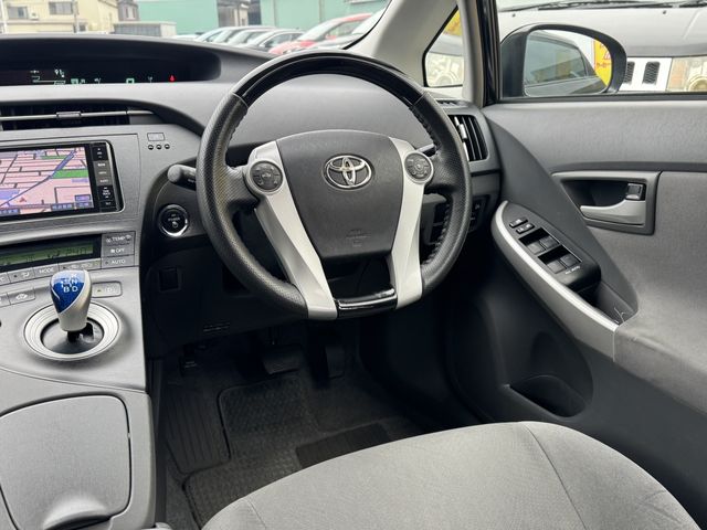 TOYOTA PRIUS 2011
