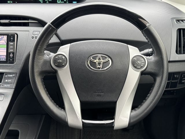 TOYOTA PRIUS 2011