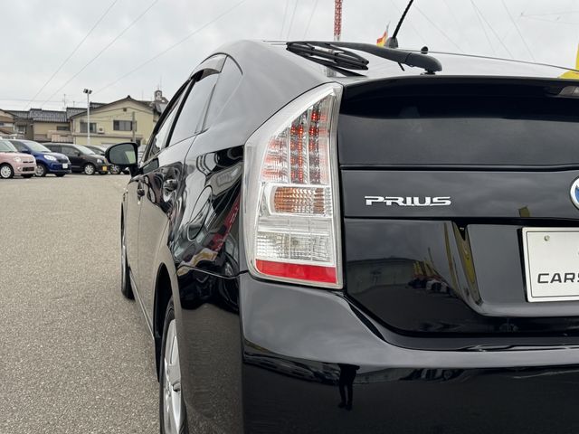TOYOTA PRIUS 2011