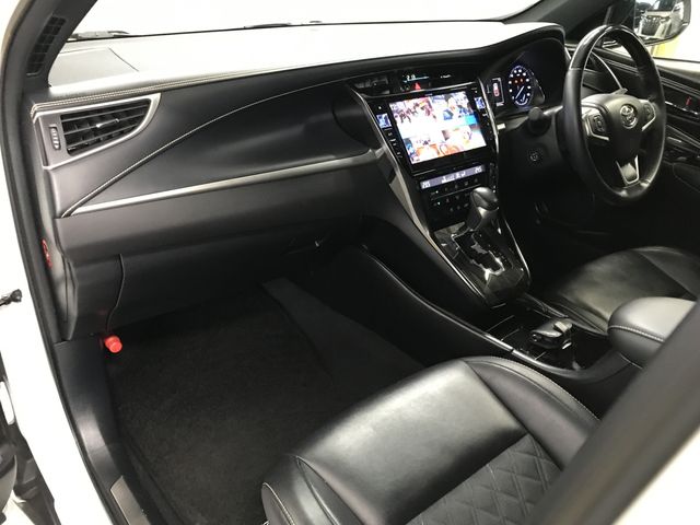 TOYOTA HARRIER HYBRID 2018