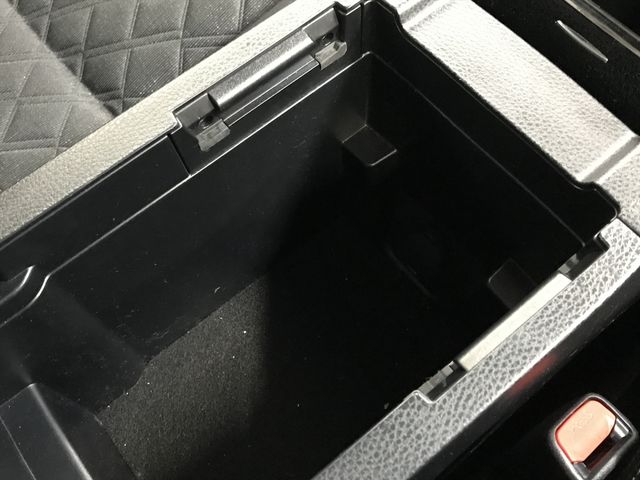 TOYOTA HARRIER HYBRID 2018