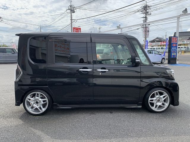 DAIHATSU TANTO CUSTOM 2017