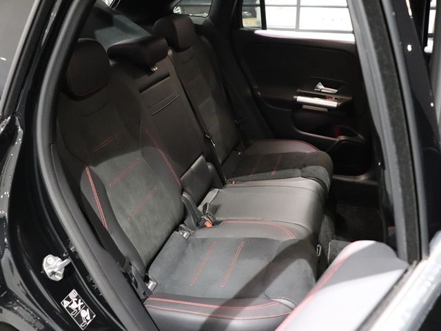 MERCEDES BENZ MERCEDES BENZ GLA class 2023