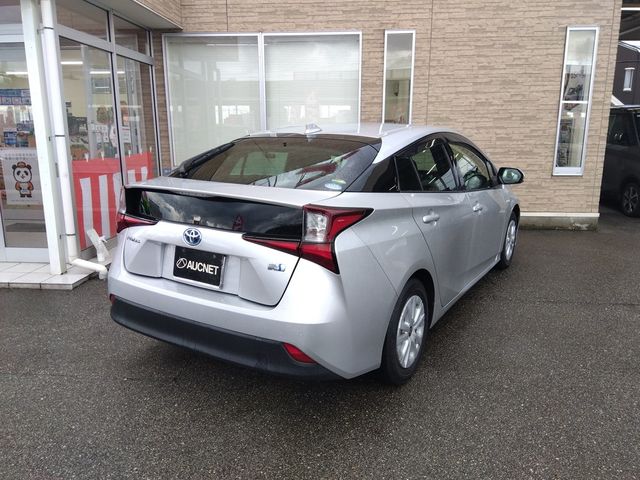 TOYOTA PRIUS 2019