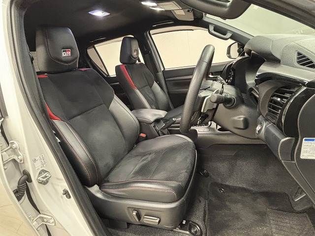 TOYOTA HILUX 4WD 2023