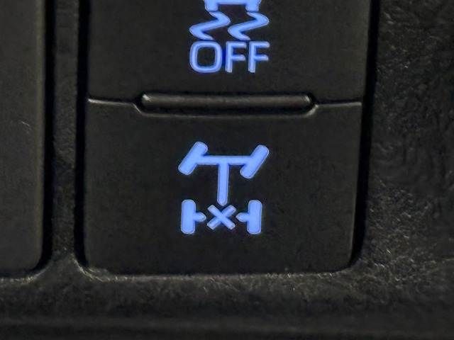 TOYOTA HILUX 4WD 2023