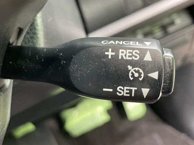 TOYOTA VOXY HYBRID 2017